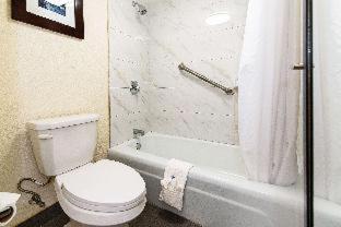 Suite with Spa Bath interior